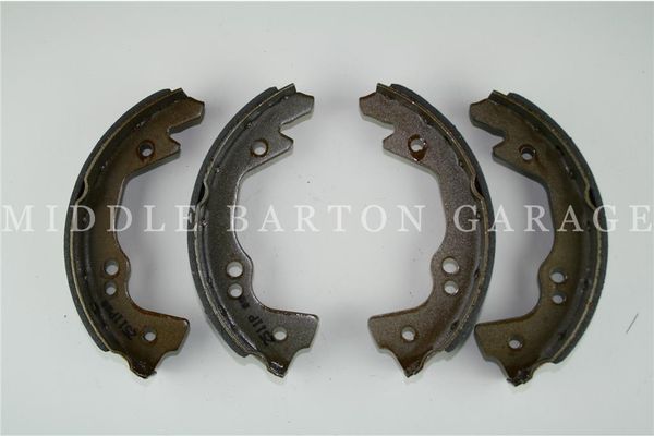 BRAKE SHOE SET 600D MANUAL ADJUSTERS